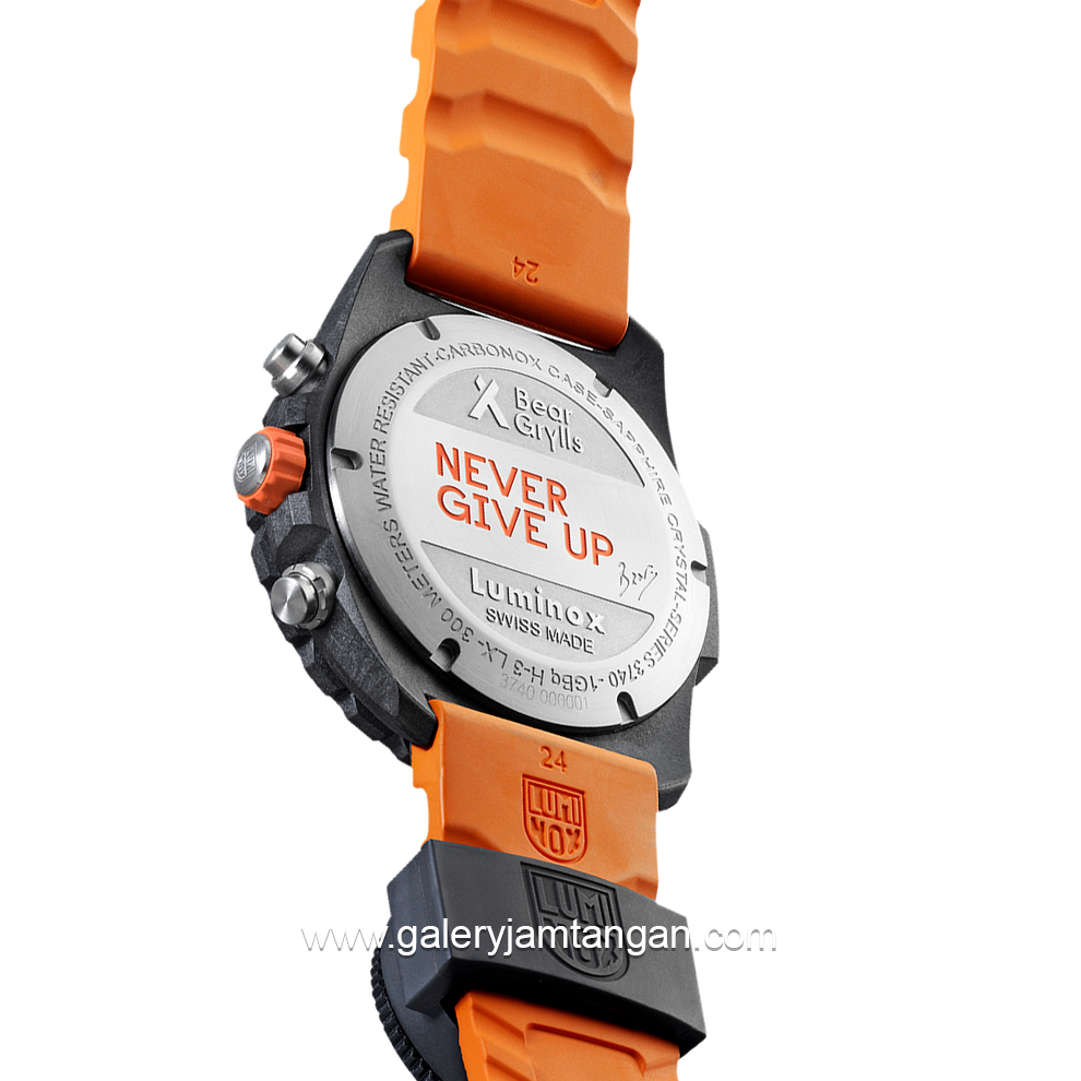 LUMINOX 3749 Bear Grylls Survival, Outdoor Explorer Watch Rubber Strap