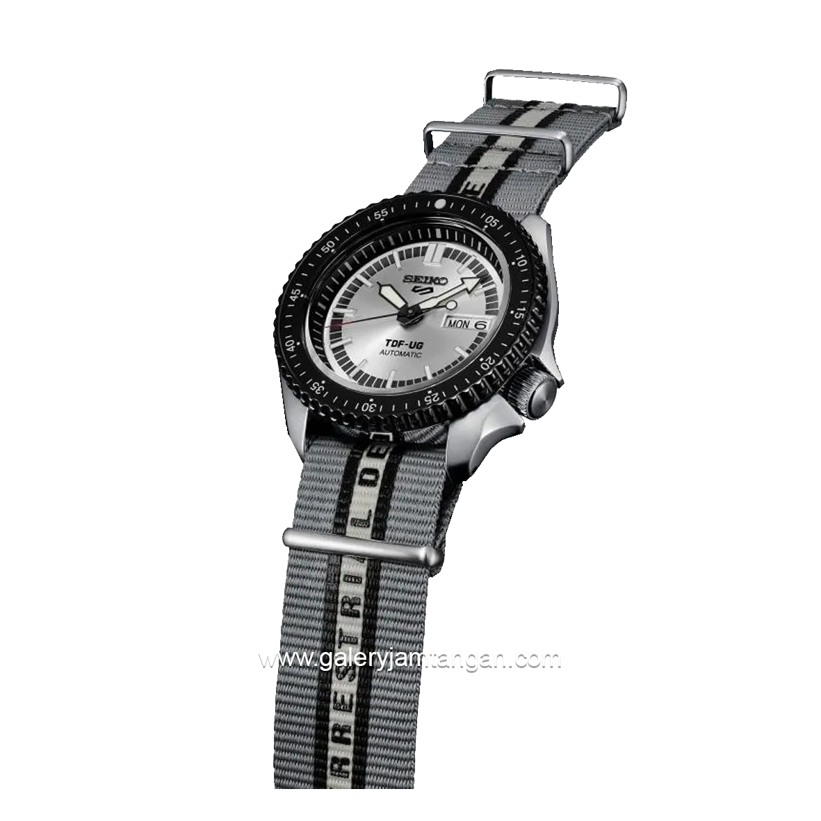 SEIKO SPORT Ultra Seven Anniversarry SRPJ79K1 Dual Tone Nylon Strap